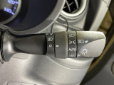 【オートライト(AUTO)】外の明るさをシステムが感知して、自動でヘッドライトが点灯します。ヘッドライトをつけ忘れを防ぐ便利機能です。