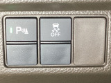 ハンドルの左下にHondaセンシング用の、VSA(ABS+TCS+横滑り抑制)解除スイッチなどがついています。