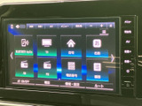 高精細な地図表示で、目的地までのナビゲーションをサポート。周辺施設や交通情報も確認でき、スムーズな移動を可能にします。