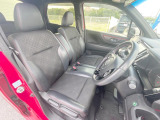 運転席シート廻りは使用感も少なく、良好な状態となっています。丁寧に使われていたことがよくわかりますね。