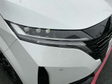 LEDヘッドランプ仕様。シャープな白光色のLEDランプを採用しました。夜の視界を明るくしてくれます。