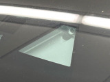 【スマートブレーキサポート】走行中に前方の車両等を認識し、衝突しそうな時は警報とブレーキで衝突回避と被害軽減をアシスト。より安全にドライブをお楽しみいただけます。