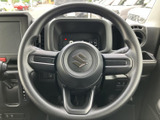 握りやすいステアリングで、運転操作をサポートします。スムーズなハンドリングで、運転の楽しさを感じられるでしょう。快適なドライビングを。