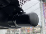 最近では付いてる車も多くなってきました。中古車ではまだまだ付いていればラッキーなドライブレコーダーです♪