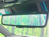 【デジタルインナーミラー】後席の大きな荷物や同乗者で後方が確認しづらい時でも安心!カメラが撮影した車両後方の映像をルームミラー内に表示。クリアな視界で状況の確認が可能です!