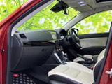 運転しやすい視点と、操作しやすい配置が特徴です。快適なドライビングをサポートする、機能的な空間設計です。