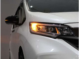 前だけでなくサイドや後ろにも気づいてもらいやすい『ドアミラーウインカー』装備のお車です!周りの車にウインカー、ハザードを気づいてもらえるので安心、安全です!