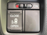 【パワースライドドア】スマートキーや運転席のスイッチでスライドドアの開閉が可能♪電動だから力を入れてドアを開ける必要が無く、小さいお子様でも、重い荷物を持っている時もラクに開け閉めできます♪
