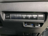 カメラ画像切り替えスイッチ付き車両です。各種スイッチ部