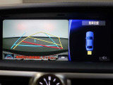 バックモニターで、後方を確認しながら安心して駐車することができます。運転初心者も熟練者も必須の機能ですよ!