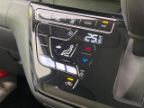 【オートエアコン】一度お好みの温度に設定すれば、車内の温度を検知し風量や温度を自動で調整。暑い&hellip;寒い&hellip;と何度もスイッチ操作をする必要はありません。快適な車内空間には必須の機能ですね♪