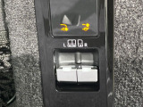 電子制御エアサスペンション 走行中や停車時に車高を上げ下げすることで、多用途性を高めます。乗員の乗り降りの際やトランクに荷物などを積み込むときにも便利です。
