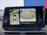 アラウンドビューモニターが装備されてるから、駐車場での車庫入れや、狭い道での走行もカメラで確認が出来るので安心。