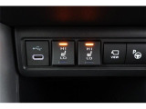 運転席/助手席シートヒーター付です。