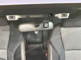 【アイサイトVer2】前方の車両等を検知し、衝突しそうな時は警報で注意を促し、ブレーキを踏む力をサポート。ブレーキを踏めなかった場合は衝突被害軽減ブレーキが作動、衝突回避をサポートします。