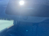 日産純正ドライブレコーダーが付いております!運転中の録画を行ってくれますので、万が一のときに役に立ってくれますよ!