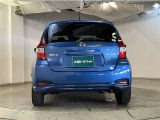 リヤ、後ろから見るとまた車の印象が変わってきますね☆☆