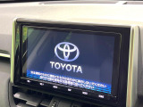 【大画面ナビ】人気の大型9インチナビを装備。存在感のある大画面はインパクト大!ナビ利用時のマップ表示は見やすく、テレビやDVDは臨場感がアップ!いつものドライブがグッと楽しくなります
