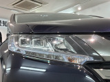 LEDヘッドライトは、点灯の瞬間から最大光量を発揮し、突然暗くなるトンネルなどでの安定感を高めます。