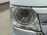 LEDヘッドライトは、点灯の瞬間から最大光量を発揮し、突然暗くなるトンネルなどでの安定感を高めます。