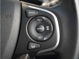 ◆アダプティブクルーズコントロール◆予め設定した車速内でクルマが自動的に加減速。前走車との適切な車間距離を維持しながら追従走行します。【LKAS】車線維持支援システムでステアリング操作を支援。