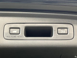 【パワーバックドア】スマートキーや運転席のボタンを押すだけでリアゲートが自動で開閉します!荷物を持っている時や、高い位置にあるバックドアを閉める際に便利な機能です♪