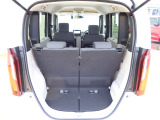 ◆定員乗車時のカーゴルームです。普段のお買い物の荷物やたくさんの収納が可能です。