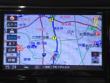 ナビゲーションを装備。多彩な機能で快適ドライブをアシスト。オーディオ機能も充実していますね。