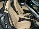 神戸マツダ神戸西インター店は、通常ディーラー+&alpha;の次世代型店舗としてROADSTER EXPERIENCE SPACEの冠を掲げ、「いつでも・誰でも・気軽に会いに行ける」ロードスターUカー専門店。