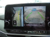 ☆サイドビューです!左サイドに設置されたカメラからの映像を表示し、車両側方の安全確認や狭い小路での接触回避などの操作を補助するモードです。