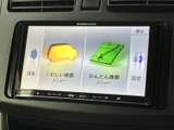 直感的な操作で目的地設定が可能。ラジオやCDなど、多彩なソースを楽しめます。快適なドライブをサポートする頼れる相棒です。