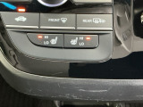 運転席/助手席シートヒーターで寒い日もすぐに温かくなり快適に過ごせます。2段階の温度調整が可能です