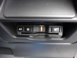見栄えよくすっきりと収まるETC車載器です。高速道路の料金所をスムーズに通過でき、快適なドライブをサポートします。納車されたその日からすぐに遠出やロングドライブを楽しめます。
