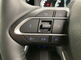 運転中、オーディオの操作をしてて、ハッとしたことはありませんか?ステアリングスイッチは、運転中でもハンドルでオーディオの操作が可能です。安全なドライブをサポートします。