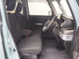 見通しのよいすっきりとした視界で、誰でも運転しやすいです。運転のしやすさは疲れにくさにも繋がりますよ♪