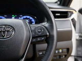 レーダークルーズコントロール(全車速追従機能付)付きです。車速に応じて追従支援してくれるので、ロングドライブも快適です。詳細は販売店スタッフまでおたずねください。