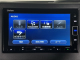 スマートフォンに接続すると、音楽を聴くことができます♪もちろんFM/AMラジオもお聞きいただけますよ♪