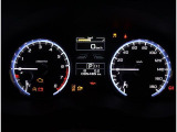 視認性に優れたメーターで、夜間走行も安心して運転できます!マルチインフォメ―ションディスプレイには車両情報を表示!メーター内の光度調整機能も付いております!