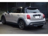 【MINI NEXT 認定中古車】安心の保証プログラムや延長保証など、MINI NEXT車両をご購入いただいたオーナーの皆様に、より快適なMINIライフを楽しんでいただくためのユニークなサービスをご用意しております。