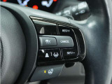 ◆アダプティブクルーズコントロール◆予め設定した車速内でクルマが自動的に加減速。前走車との適切な車間距離を維持しながら追従走行します。【LKAS】車線維持支援システムでステアリング操作を支援。