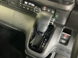発進時から滑らかに加速する無段階変速のCVTはストップ&ゴーの多い街の中も快適です
