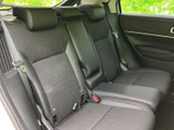 質感高い内装が上質な雰囲気を演出。運転に集中できる、機能的な空間設計です。快適なドライブをサポートします。