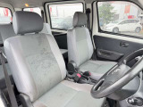 運転席シート廻りは使用感も少なく、良好な状態となっています。前オーナー様が丁寧に使っていたことがよくわかりますね。