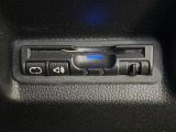 有料道路のレーン通過に便利なETC車載器を装着しています。ご利用にはセットアップが必要となります。