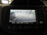 バックカメラの画像です。ガイドラインがスムースな車庫入れをサポートいたします。車庫入れの安心感がアップしますね。