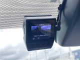 【ドライブレコーダー】映像・音声などの運転中の記録を残します。事故などを起こした起こされた時の証拠になりえますので、もしも時でも安心ですね。