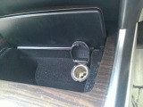 12Vシガーソケットが運転席前にございます♪スマホ等の充電にご使用くださいませ♪