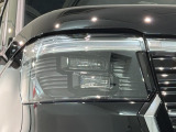 LEDヘッドライトは、点灯の瞬間から最大光量を発揮し、突然暗くなるトンネルなどでの安定感を高めます。