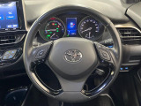 【ステアリングスイッチ】運転中、前方から目線をそらすことなく、オーディオ等の操作が可能な便利機能!安心&快適なドライブを演出してくれます♪