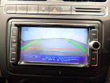 カラーのバックモニター装備なので車庫入れ苦手な方や暗いときなどは本当に役に立ちます。縦列駐車もラクラクですよ。